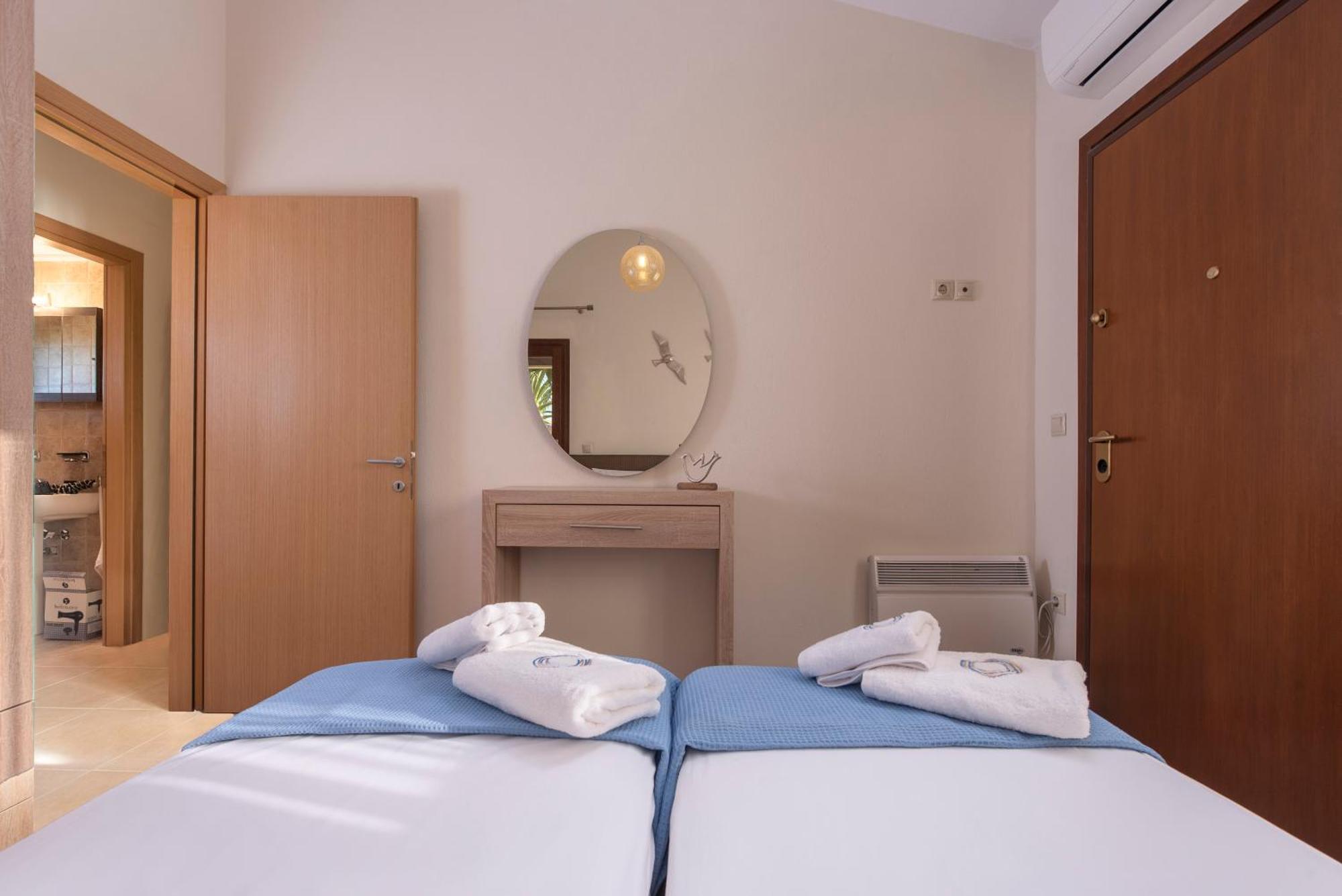 Terra D'Oro Villas Ierissos Room photo