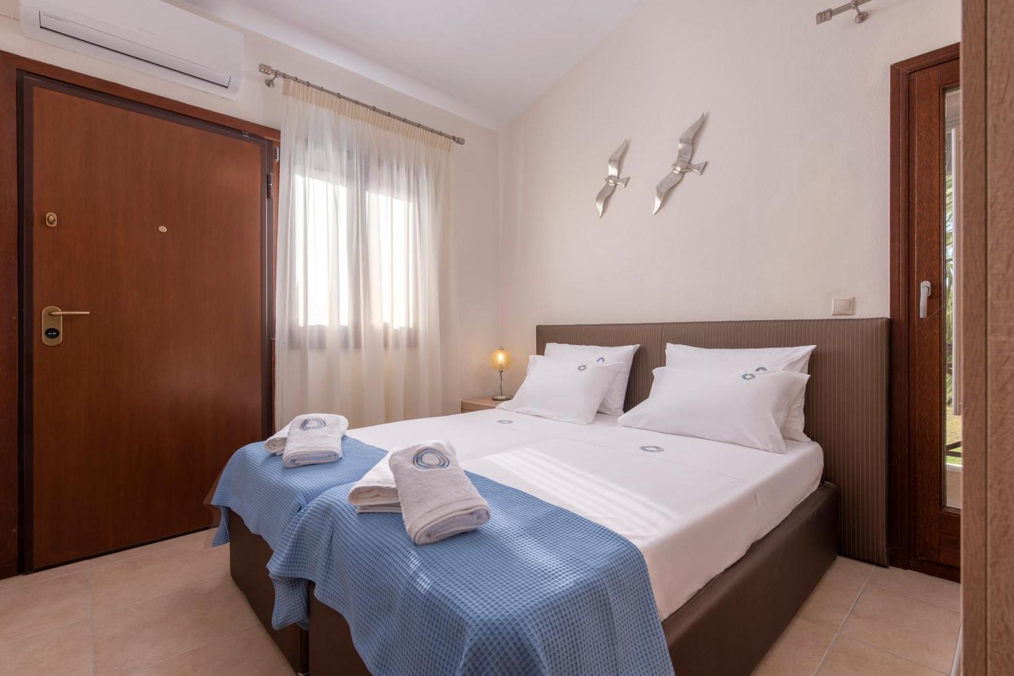 Terra D'Oro Villas Ierissos Room photo